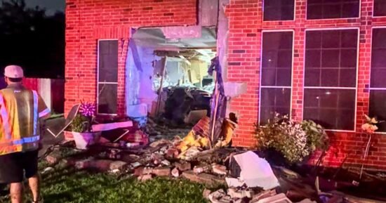 1 person killed after Tesla on autopilot crashes through Texas home