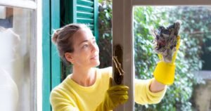 Households told to wipe their windows with vinegar after 9.19pm