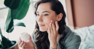 Four in 10 women are stay up to date with the latest beauty trends