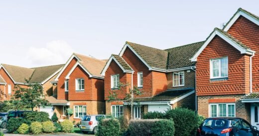 ‘New neighbour hogs my drive when it doesn’t belong to her – I’m mad’