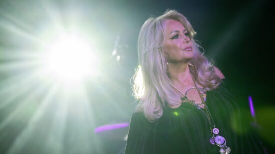 Bonnie Tyler No Longer in Coma, But Tour Dates Canceled