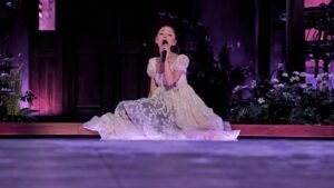 Ariana Grande Makes Grand Return With ‘Eternal Sunshine’ Tour Opener
