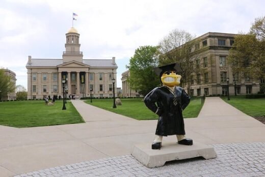Iowa Civics Center Must Teach Thousands. It Has One Professor