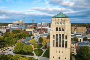 Michigan Keeps Early Decision Admission, Bucking Faculty