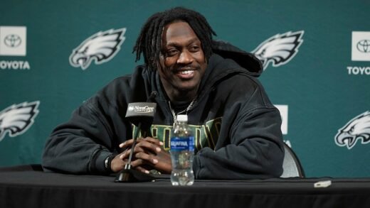 A.J. Brown traded to Patriots, reunites with Mike Vrabel in New England