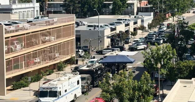Suspect barricaded with hostages in Southern California bank, officials say