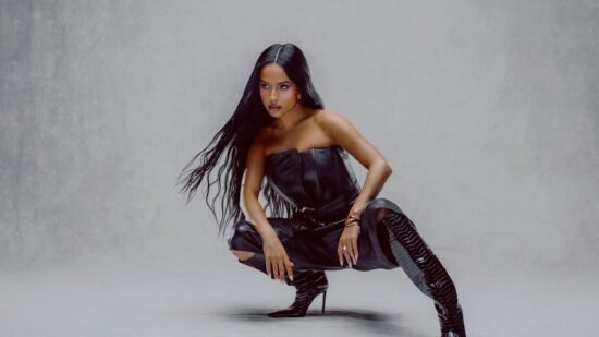 Becky G Previews New Album ‘Baraja Bendita’ With ‘Patrona’: Listen