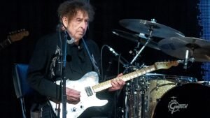 Bob Dylan Loses Yet Another Guitarist After Bob Britt Quits Band