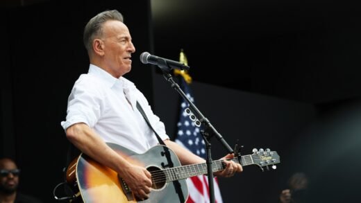 See Bruce Springsteen Sing ‘Land of Hope and Dreams’ For Barack Obama