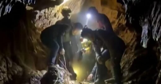 2 miners still missing in Laos cave, rescued 5 doing well