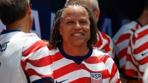 Cobi Jones tells 2026 World Cup USMNT squad to embrace home crowd pressure