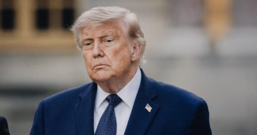 Trump lashes out at “fools” who oppose Iran deal amid bipartisan criticism