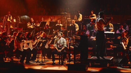 Watch Harry Styles Cover ‘Bridge Over Troubled Water’ at Meltdown Fest