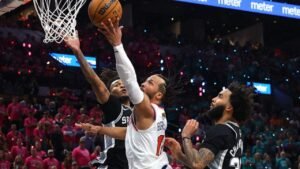 Jalen Brunson scores 30 as Knicks take Game 1 of Finals over Spurs