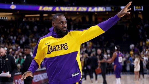 LeBron thanks Lakers after team praises him ahead of free agency departure