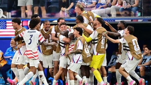 USMNT takes early lead vs Paraguay on Bobadilla own goal at World Cup