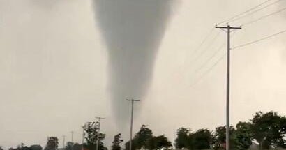 Tornadoes reported in Illinois, Iowa as severe weather roils Midwest