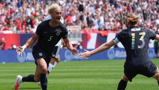 Antonee Robinson scores rocket goal in USMNT friendly loss to Germany
