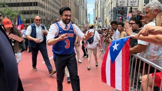 NYC Mayor Zohran Mamdani celebrates with Knicks champ at local parade