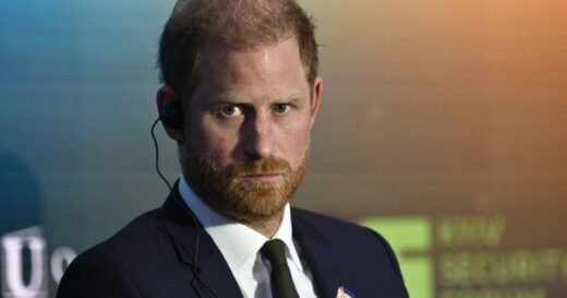 Buckingham Palace say Prince Harry not staying there on U.K. visit, contradicting his spokesperson
