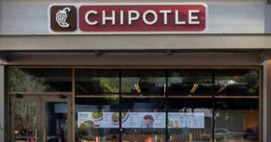 Chipotle opens first location in Mexico, met with mixed reactions
