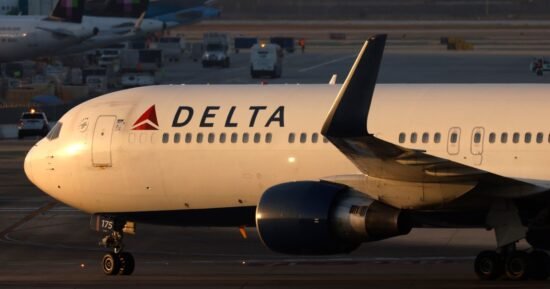 Firework strikes Delta flight landing in Chicago