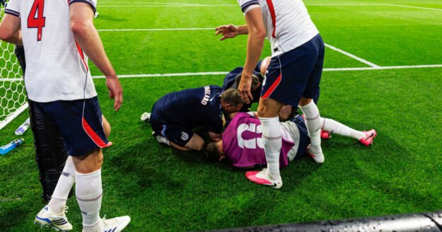 England’s Jordan Henderson suffers serious injury during ‘Wonderwall’ celebration after World Cup win