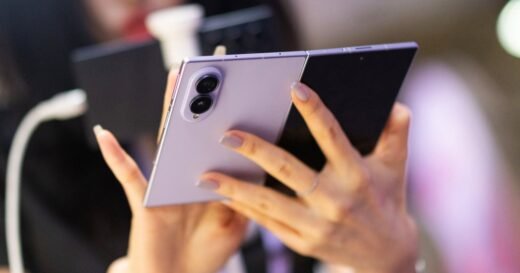 Samsung vs Apple: Fight over foldable phones