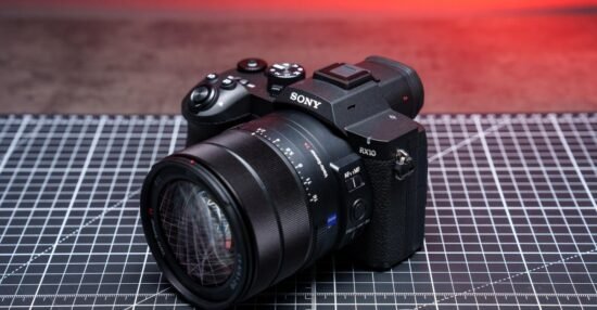 Sony brings back the superzoom RX10 with a stacked sensor and a high price