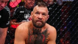 Joe Rogan says McGregor blew out his ACL with ‘crazy’ jumping roundhouse kick