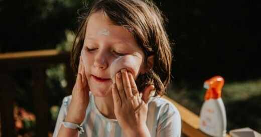 NHS issues urgent advice on sunscreen as many ‘do it wrong’