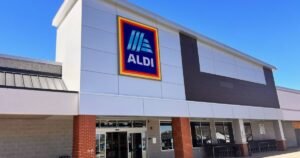 Aldi rebrands for one day outside iconic venue to break Guinness World Record