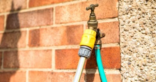 Homeowner livid after neighbour sneaks into garden to use tap | UK | News