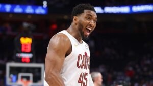 Cavaliers sign Donovan Mitchell to $273M max deal amid LeBron James rumors