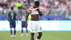 Alexi Lalas slams refereeing against Team USA after Balogun red card