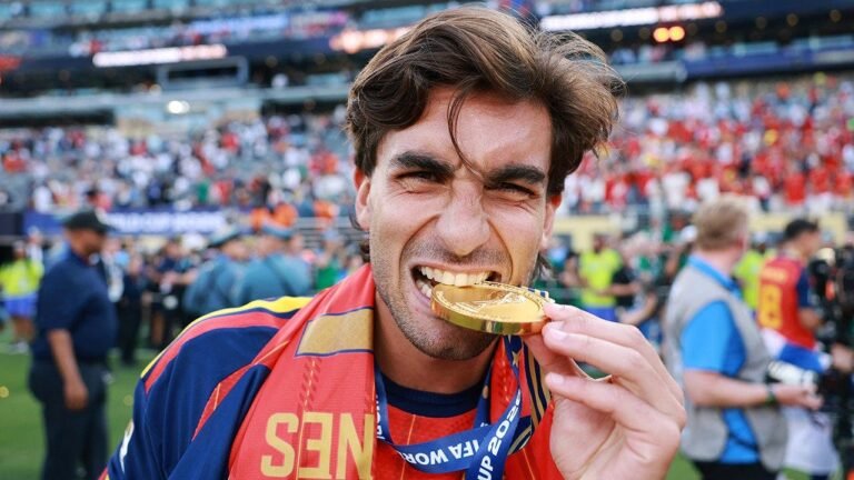 Ferran Torres wears ‘Make Spain Great Again’ hat at World Cup parade