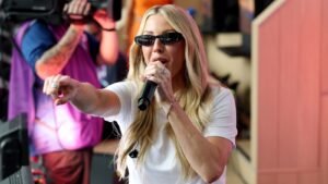 Ellie Goulding Performs During World Cup Quarterfinal Game: Watch