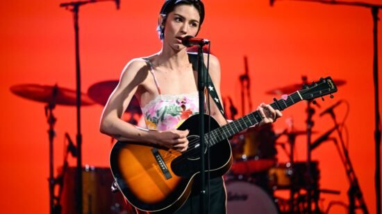 Watch Gracie Abrams Showcase Evocative Song ‘Minibar’ on ‘Fallon’