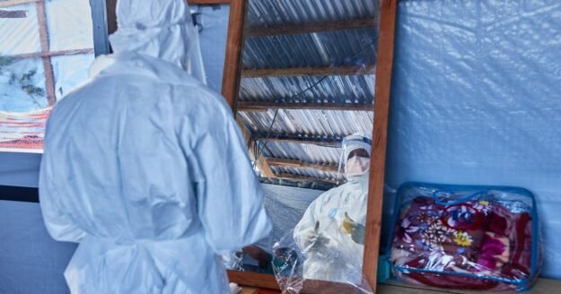 U.S. citizens traveling in Congo must spend 21 days elsewhere before entering U.S.