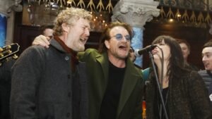 Bono Pays Tribute to Glen Hansard, Calling Him ‘An Angelic Presence’