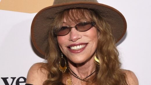 Carly Simon Reveals Parkinson’s Disease Diagnosis
