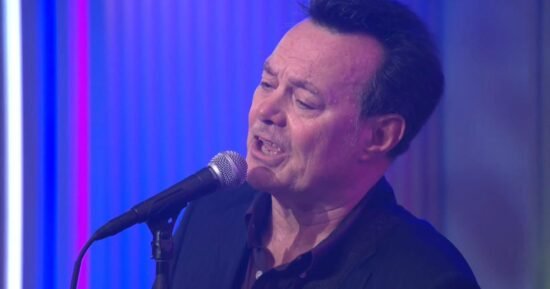 Saturday Sessions: The James Hunter Six perform “Here And Now”