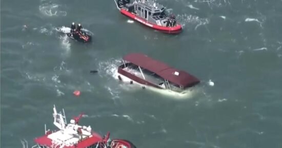 1 dead, 3 missing after boat capsizes near San Francisco's Alcatraz Island