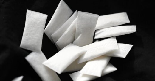 Child psychologist breaks down the risks of ZYN and other nicotine pouches for young people