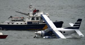 Passenger recounts seaplane’s hard landing in New York City’s East River