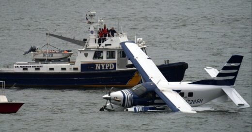 Passenger recounts seaplane’s hard landing in New York City’s East River