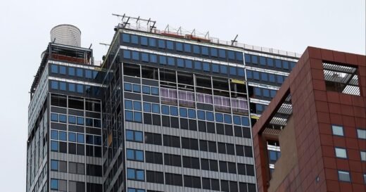 Structural engineering professor discusses unstable Midtown Manhattan building