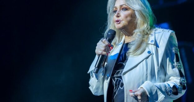 Bonnie Tyler, who sang “Total Eclipse of the Heart,” dies at 75