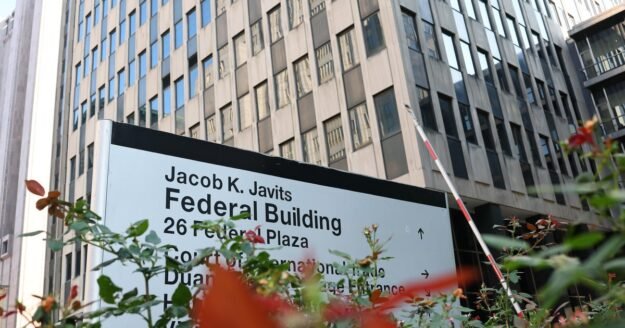 Explosion outside New York federal building in Manhattan apparently caused by fireworks, sources say