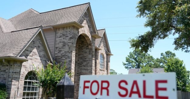Foreclosure filings surged 21% this year. Here are the states where they are rising fastest.
